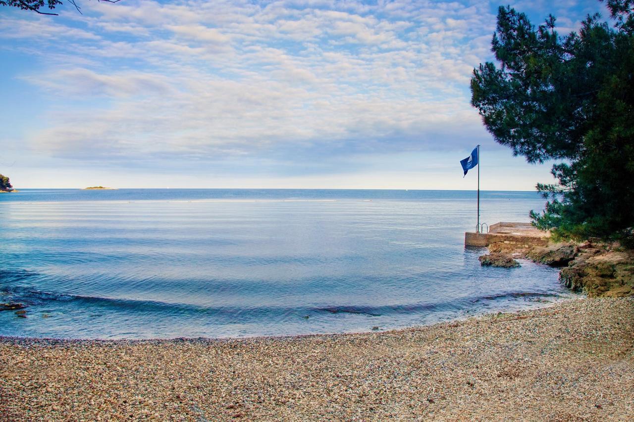 App. Fiorela Hotel Porec Exterior photo