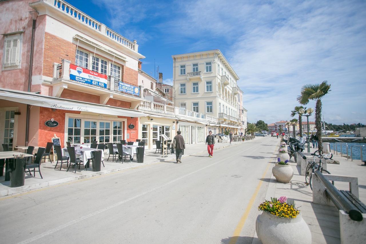 App. Fiorela Hotel Porec Exterior photo